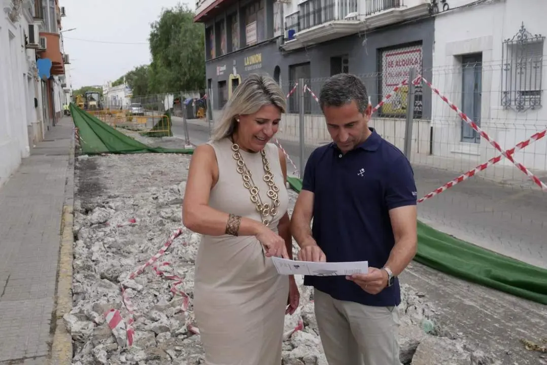 Los delegados de Obras y Tr&aacute;fico visitan la actuaci&oacute;n - VIVA