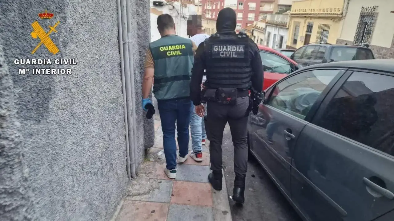 Actuaci&oacute;n de la Guardia Civil en Ceuta. - AI