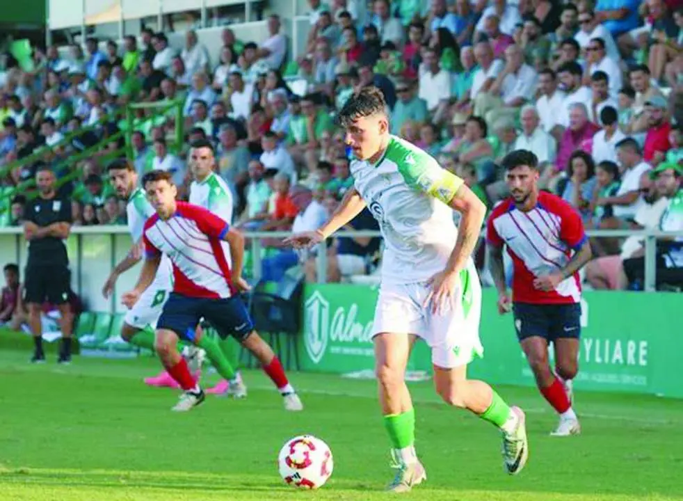 Una acci&oacute;n del amistoso Atl&eacute;tico Sanluque&ntilde;o - Algeciras - ASCF