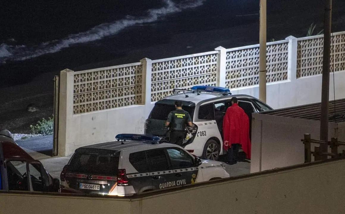 Veh&iacute;culos de la Guardia Civil en Ceuta. - EP