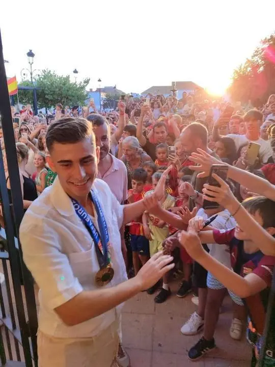 El recibimiento a Ferm&iacute;n L&oacute;pez. - EP