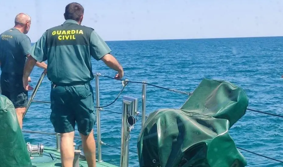 Actuaci&oacute;n en el mar de la Guardia Civil. - 112 Andaluc&iacute;a
