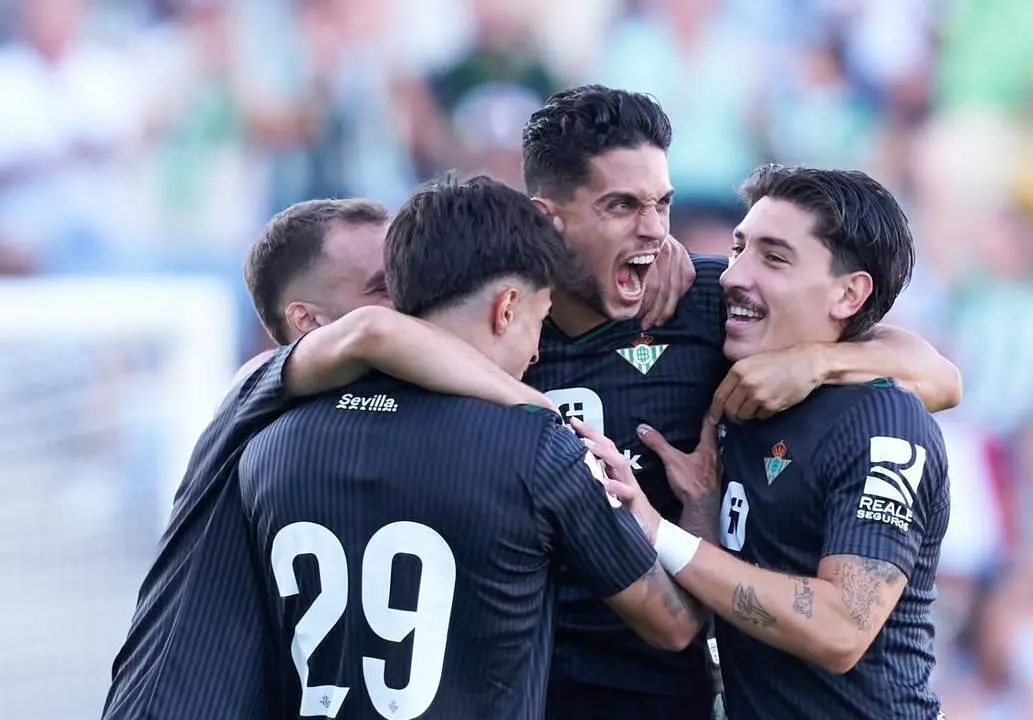 El Betis celebra el gol de Bartra frente al Burnley. ARCHIVO - @RealBetis