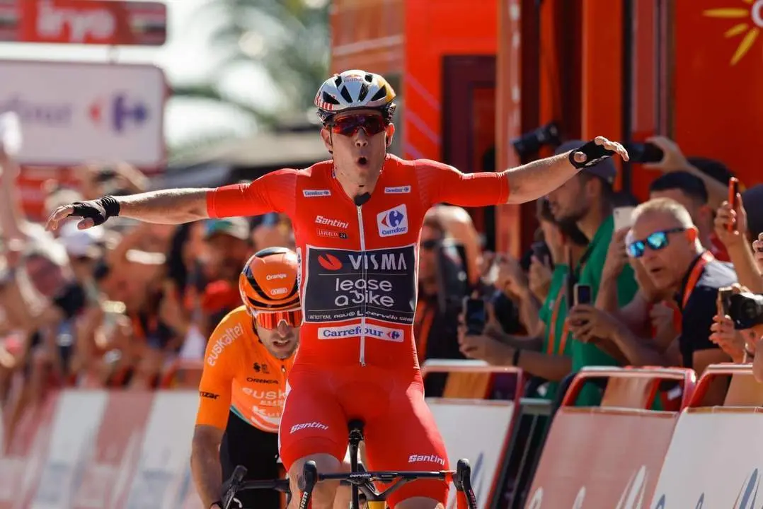 Van Aert, en su entrada en meta. - EFE