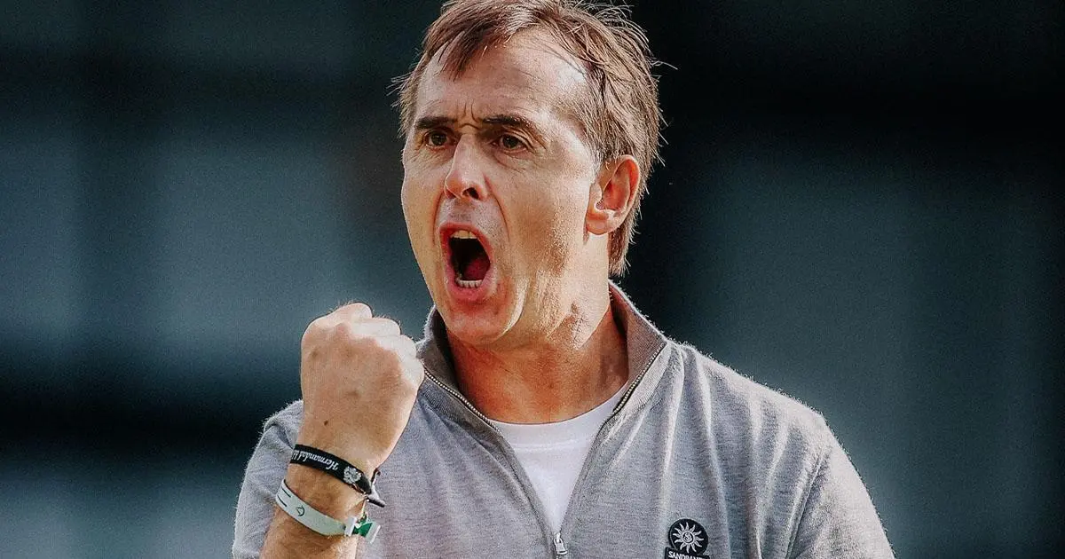 Julen Lopetegui este domingo con la pulsera del Cachorro - WEST HAM UNITED