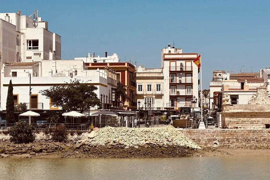 OBRAS PASARELA PEATONAL SOBRE EL R&Iacute;O GUADALETE. - VIVA