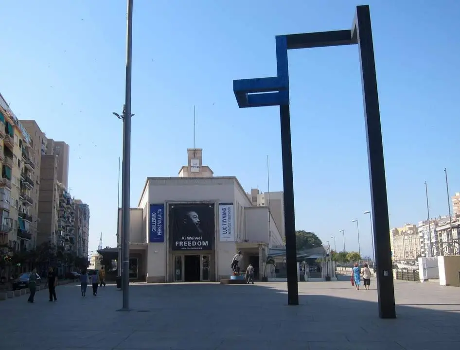 Fachada del Centro de Arte Contempor&aacute;neo de M&aacute;laga. - VM