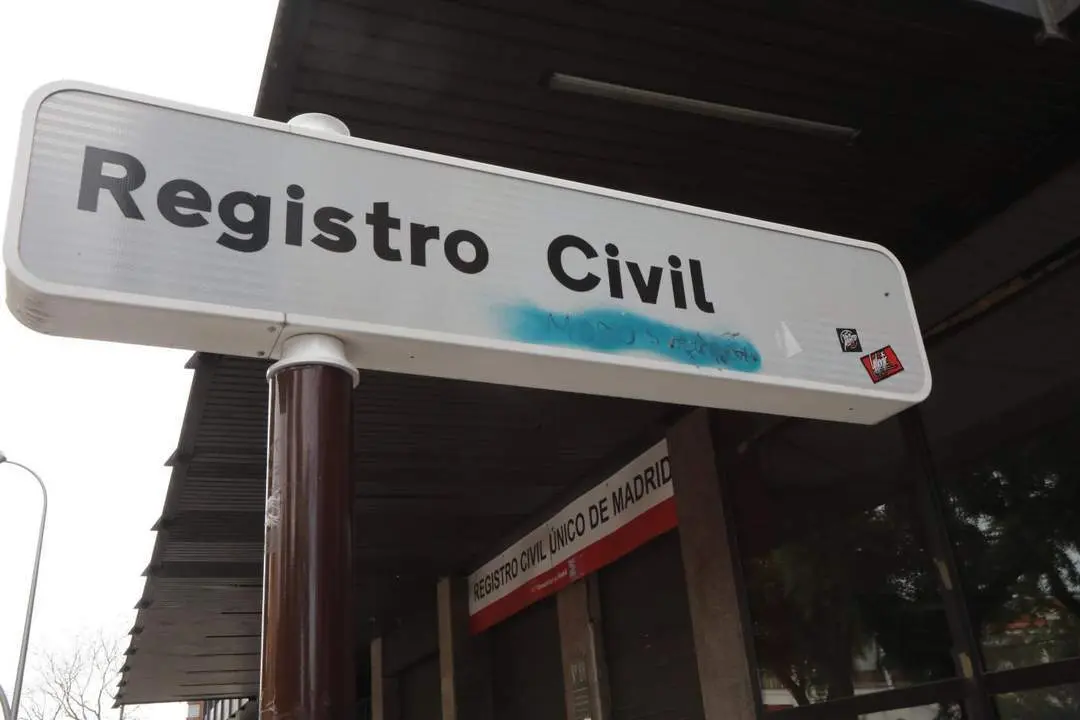 Letrero indicativo de uno de los registros civiles.  - EP