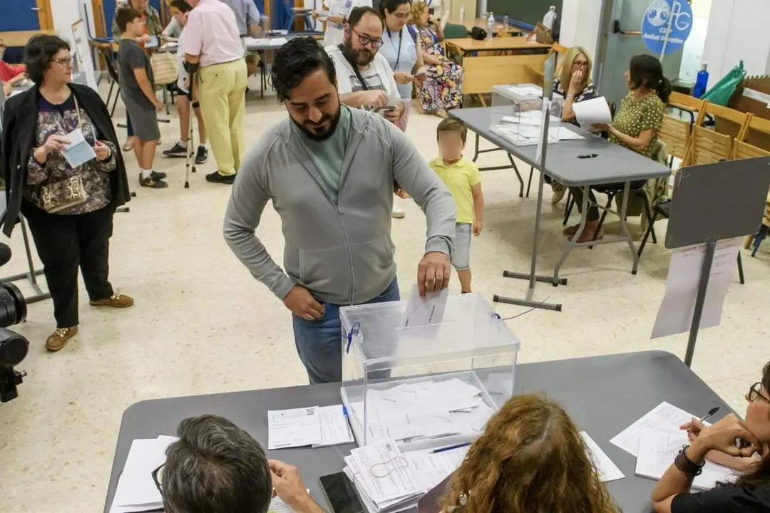 Alvise votando. - EFE/ Ra&uacute;l Caro