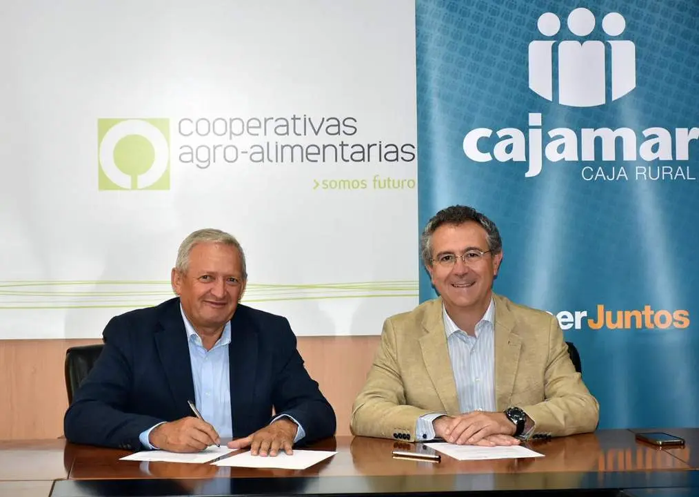 Firma del convenio. - C.M.