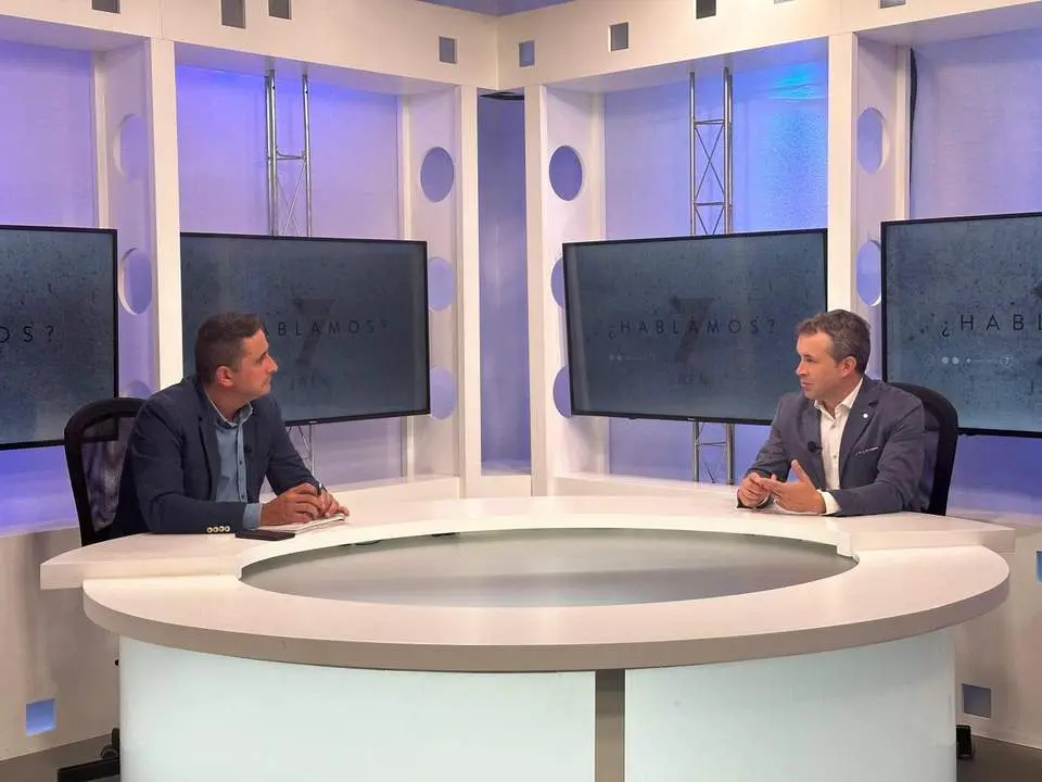 Oca&ntilde;a y Mill&aacute;n en el programa 'Hablamos'.  - VIVA Ja&eacute;n