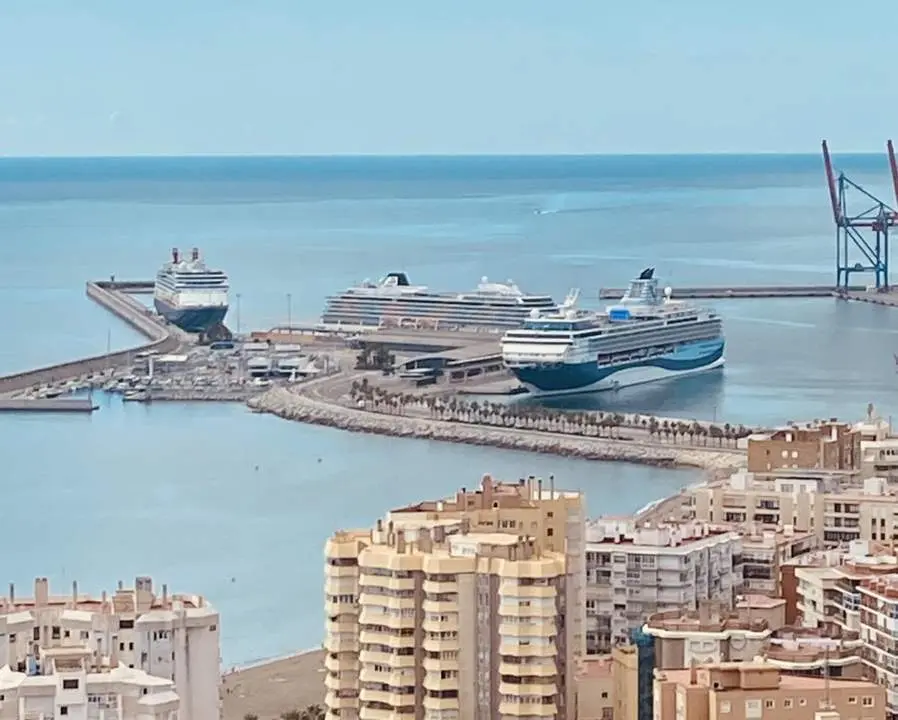 Imagen de archivo de cruceros en M&aacute;laga/Malagaport