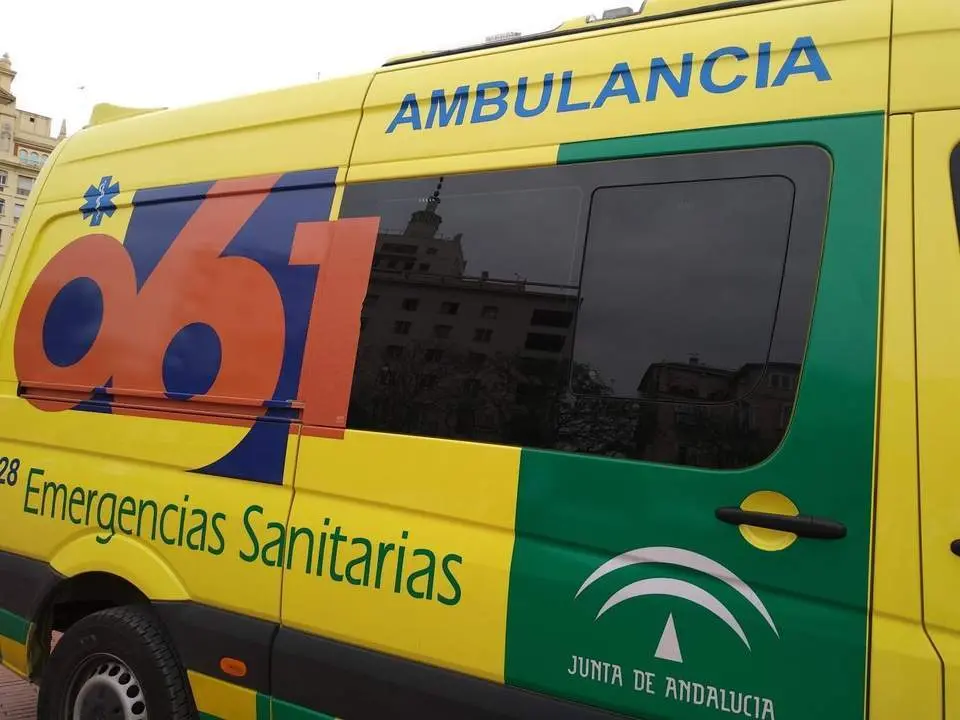 Ambulancia del 061. - 112 Andaluc&iacute;a