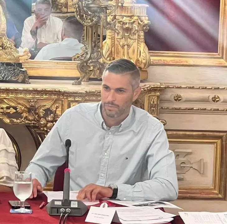 &Aacute;NGEL GONZ&Aacute;LEZ, PORTAVOZ DEL PSOE PORTUENSE. - VIVA