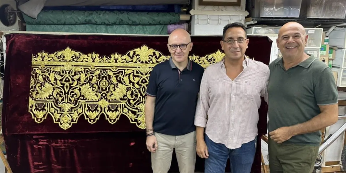 Los Javieres visita el taller de Paquili  - HERMANDAD