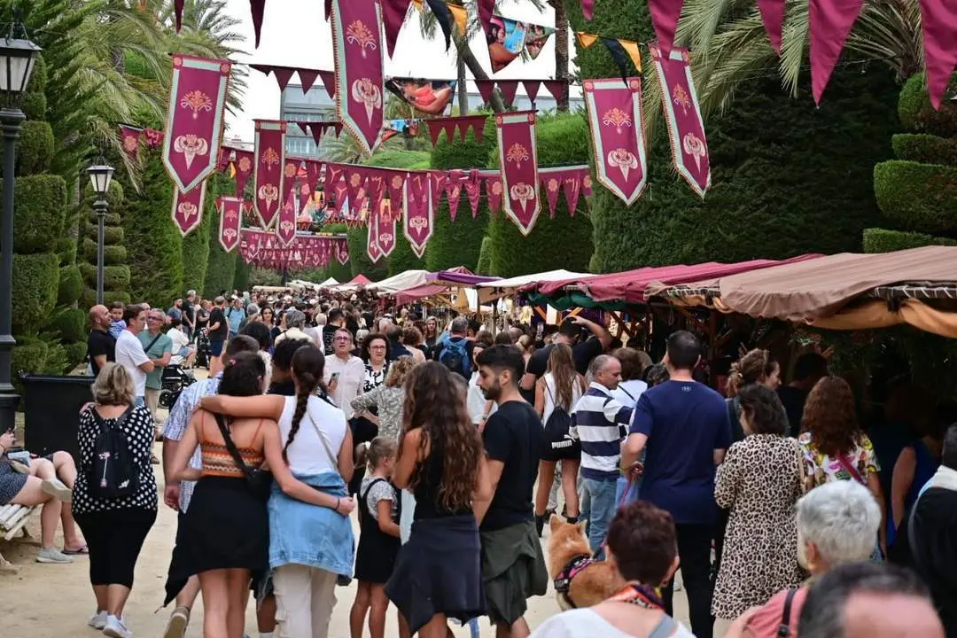 Mercado Fenicio en el Parque Genov&eacute;s, el pasado a&ntilde;o. - Eulogio Garc&iacute;a