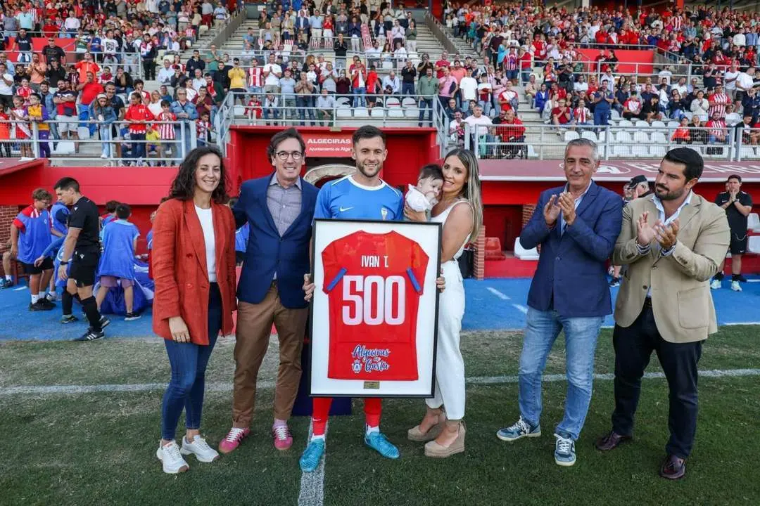 Homenaje a Iv&aacute;n Turrillo por sus 500 partidos. - Andy Ragel