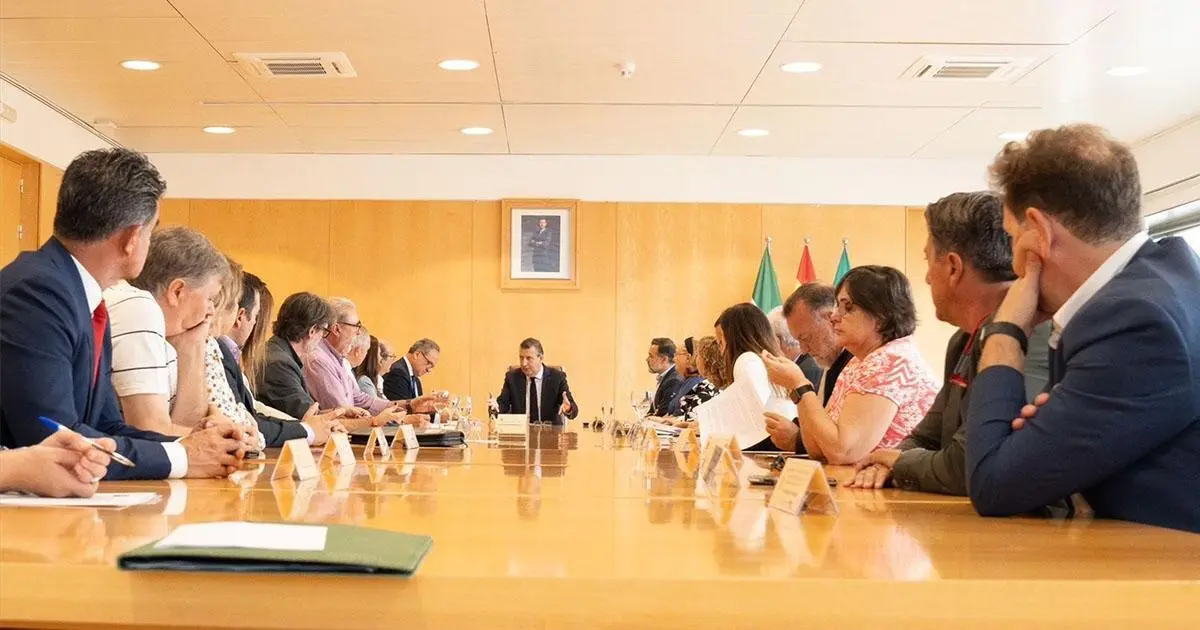 Reuni&oacute;n de Javier Fern&aacute;ndez con el CESS - E.P.