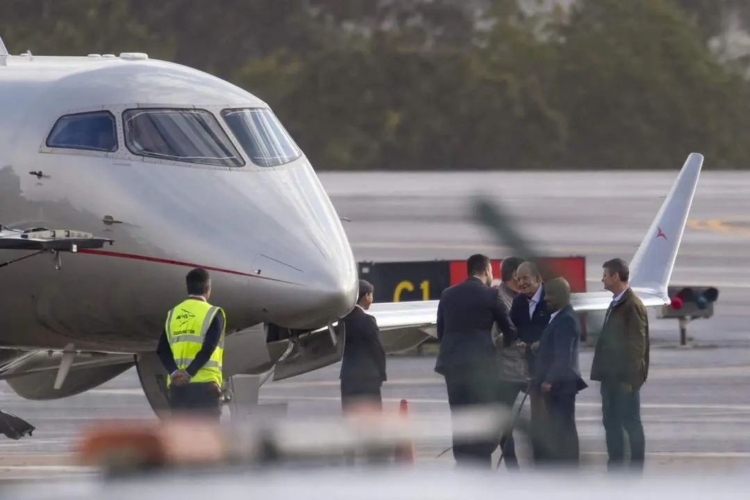 A punto de subir al avi&oacute;n. - EFE