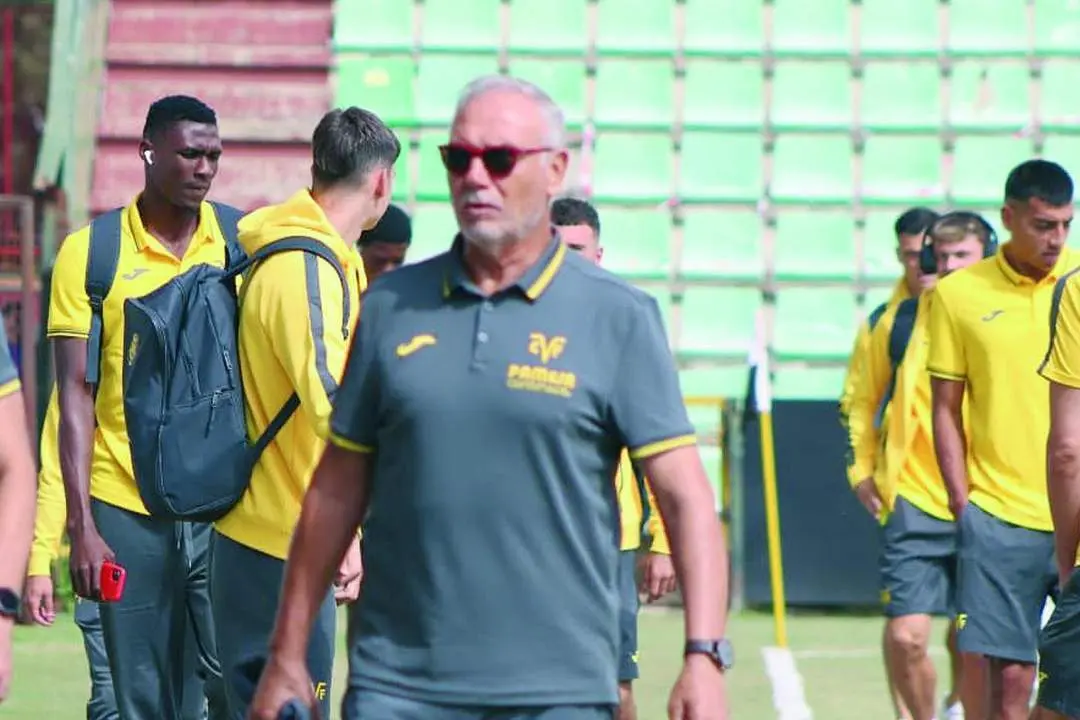 El Villarreal B antes de enfrentarse al M&eacute;rida en Extremadura - MAD