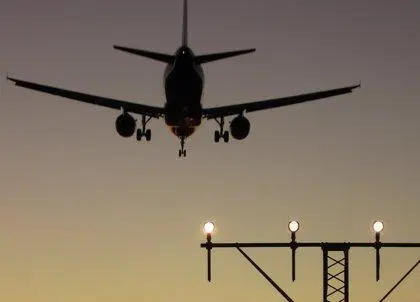 Foto de archivo de un avi&oacute;n. - EUROPA PRESS