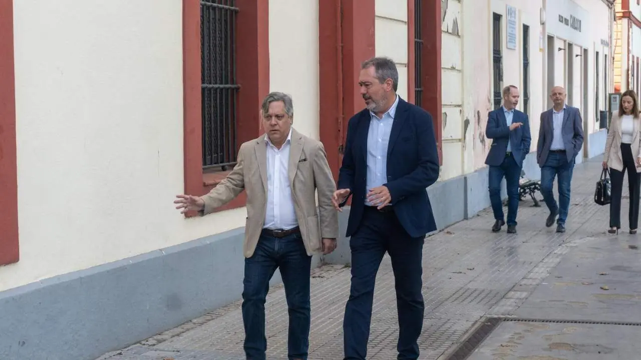 &Oacute;scar Torres y Juan Espadas, en C&aacute;diz. - VIVA