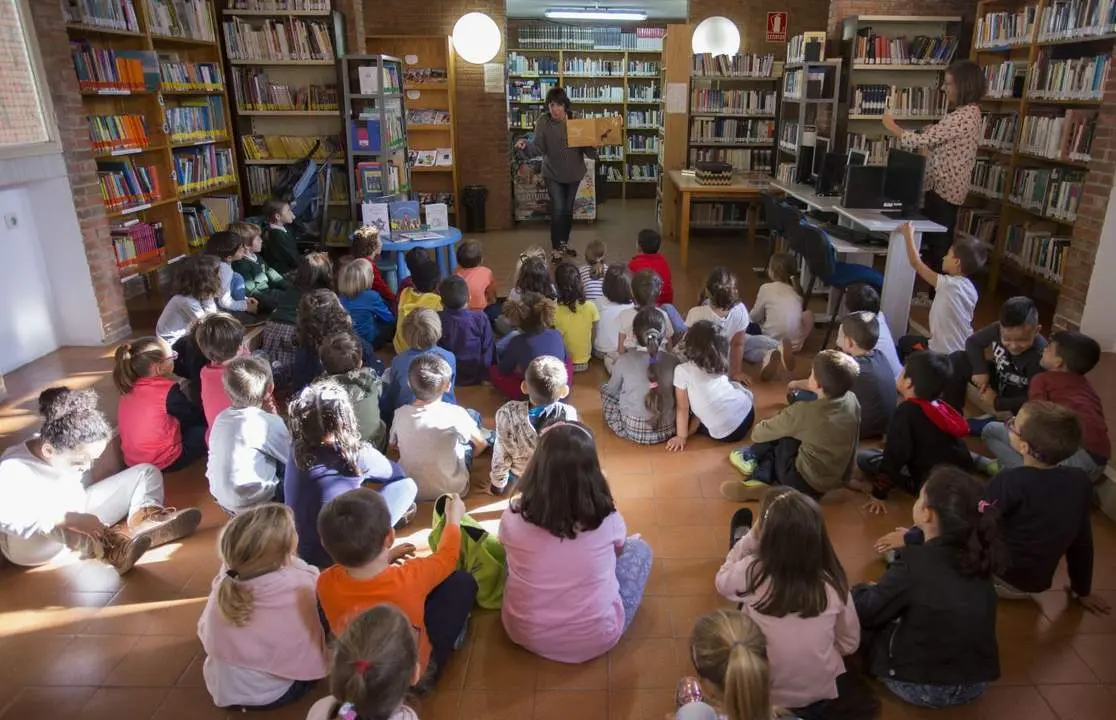 Actividad para ni&ntilde;os en una biblioteca onubense. - VH