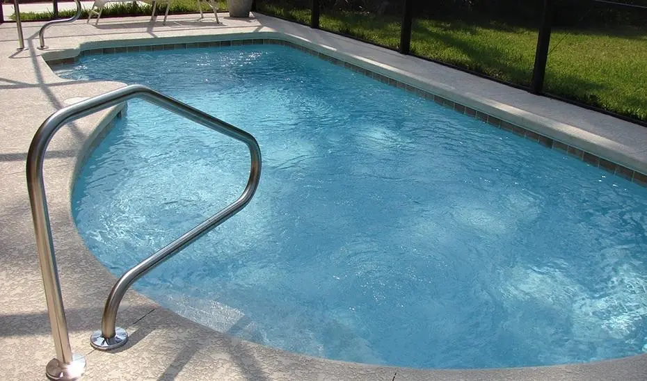 Imagen de archivo de una piscina. - EP