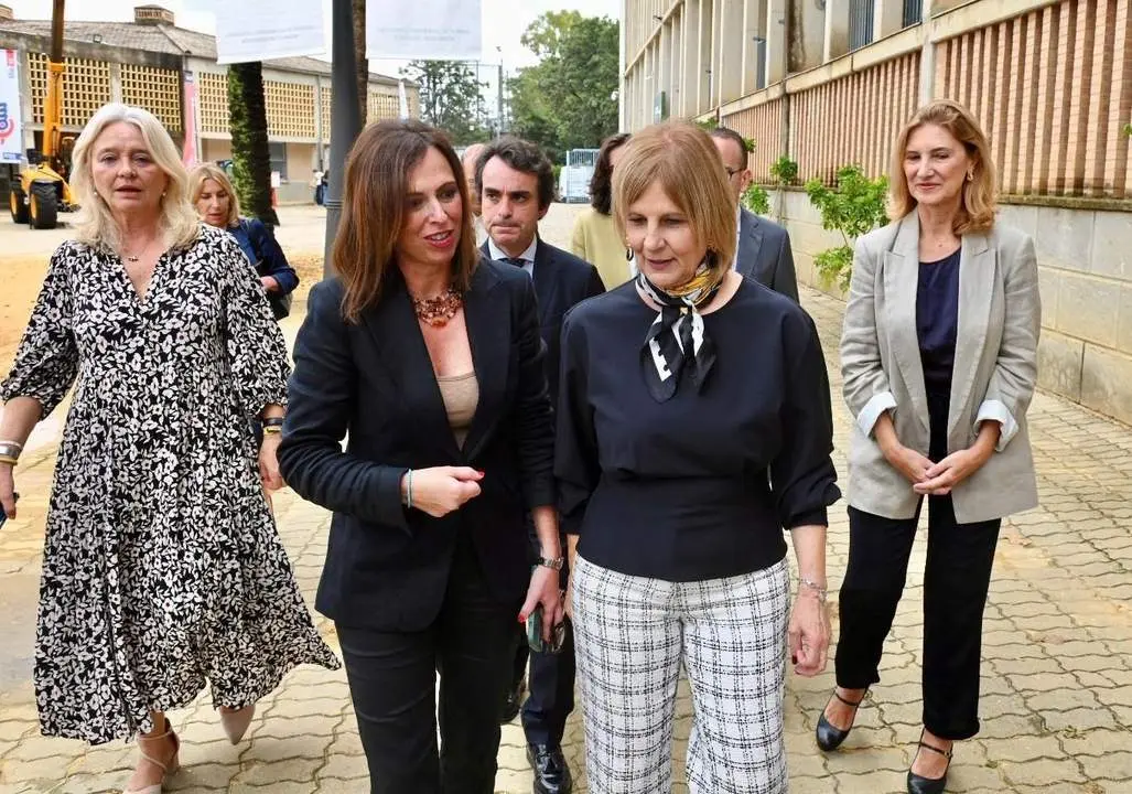 Garc&iacute;a-Pelayo, con la consejera de Vivienda, Roc&iacute;o D&iacute;az.  - Andaluc&iacute;a Informaci&oacute;n