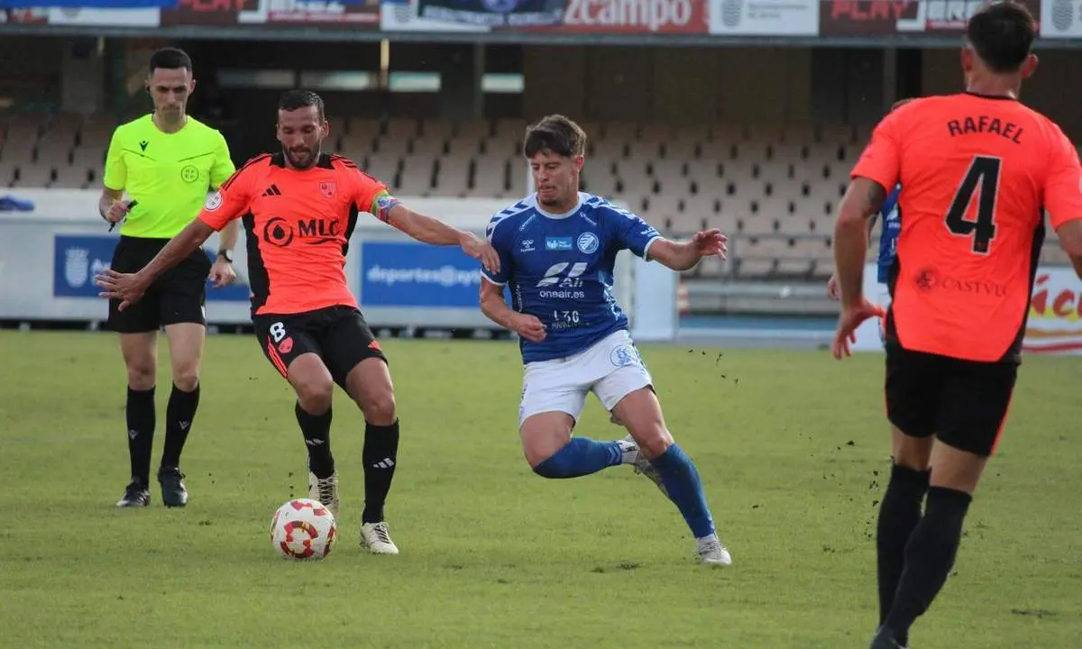 Tet&eacute;, durante una acci&oacute;n del partido. - xerezdfc.com