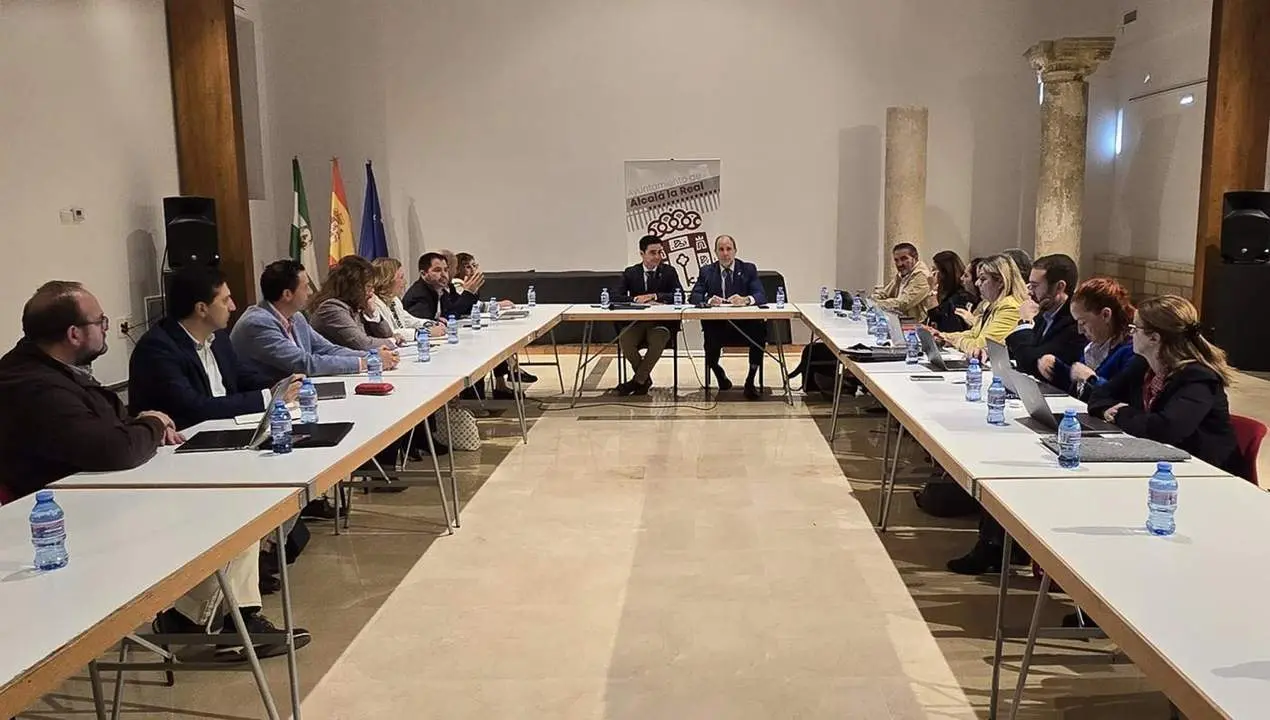 Reuni&oacute;n entre la UJA y el Ayuntamiento.  - UJA