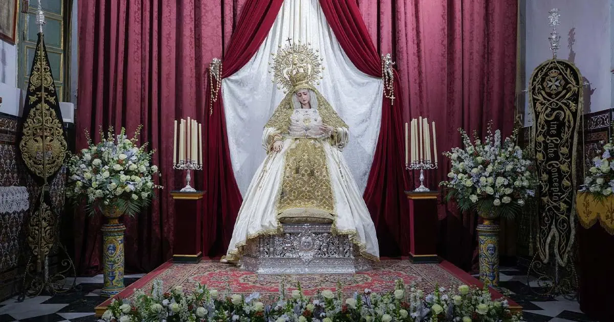 Virgen del Rosario de Montesi&oacute;n en besamanos por el II Congreso - HERMANDAD