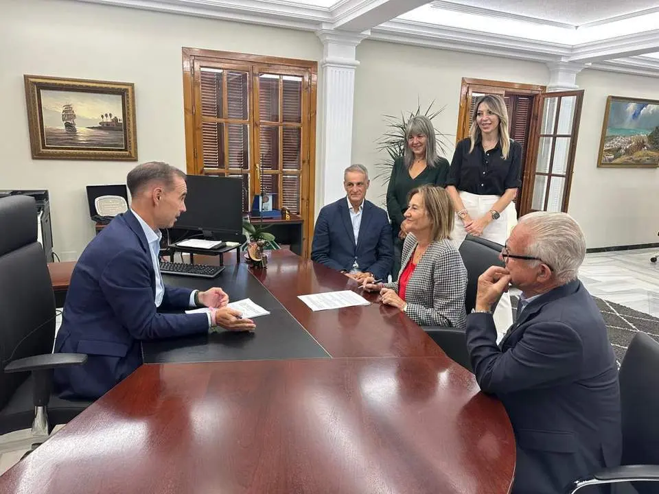 Firma del convenio con AFAB. - VB