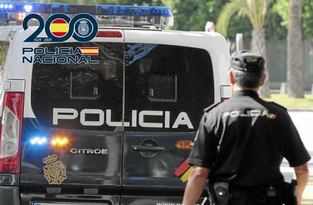 Polic&iacute;a Nacional. - EP