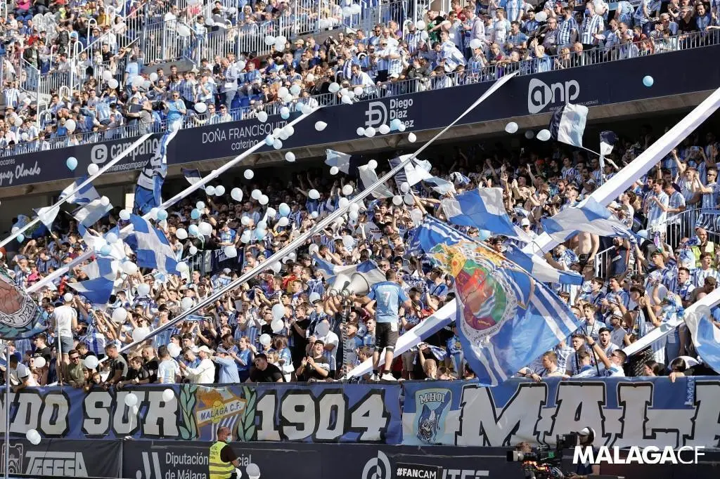 La grada de animaci&oacute;n de La Rosaleda, en una imagen de archivo. - MCF