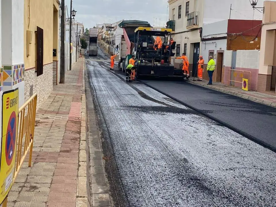 Obras de reasfaltado. - Archivo