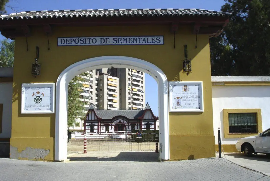 Exterior del antiguo dep&oacute;sito de Sementales.  - Andaluc&iacute;a Informaci&oacute;n