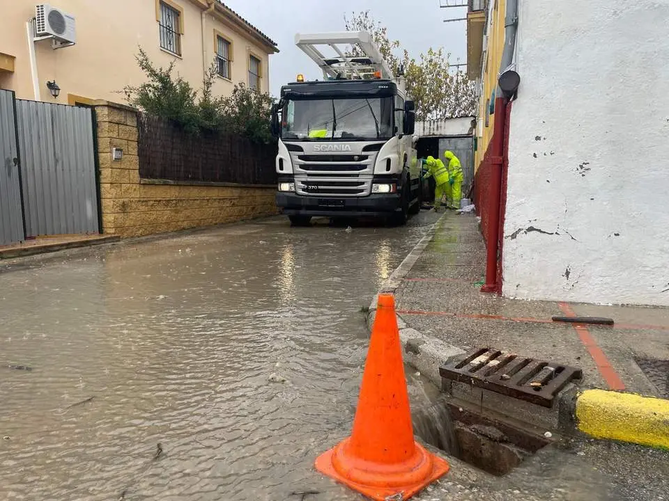 "A los 15 minutos ten&iacute;amos el agua por la cintura. No pudimos salvar nada"