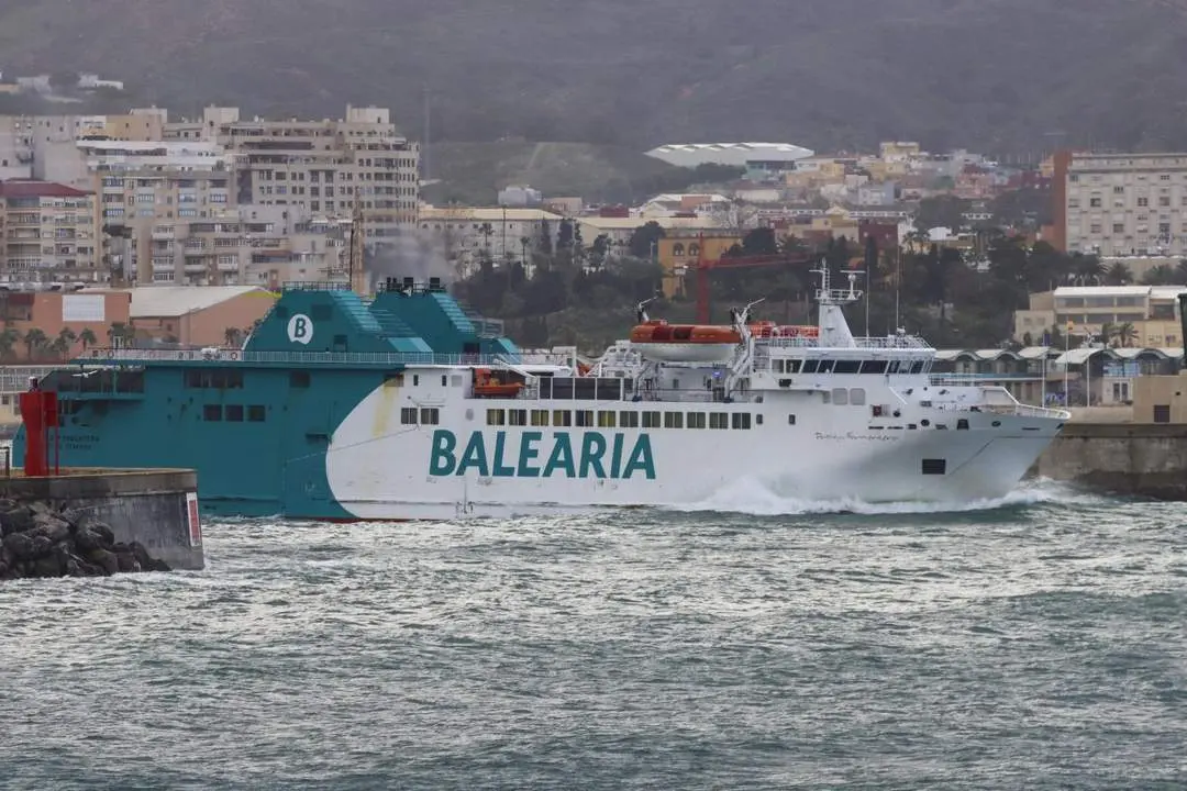 Ferry de pasajeros en Ceuta. - EFE