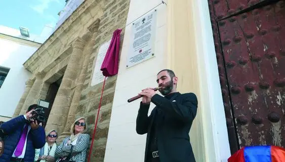 Acto de la comunidad armenia a la cofrad&iacute;a del Nazareno de Santa Mar&iacute;a - VIVA