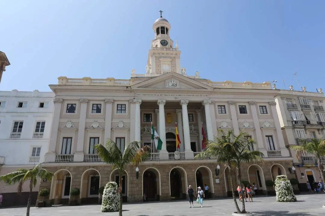 El Ayuntamiento de C&aacute;diz.  - VIVA