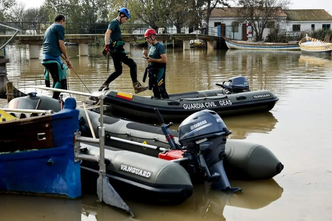 Guardia Civil en Valencia. - EFE / Biel Ali&ntilde;o