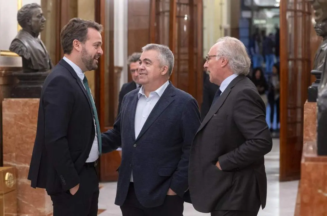 Juan Francisco Serrano junto a Santos Cerd&aacute;n. - EP