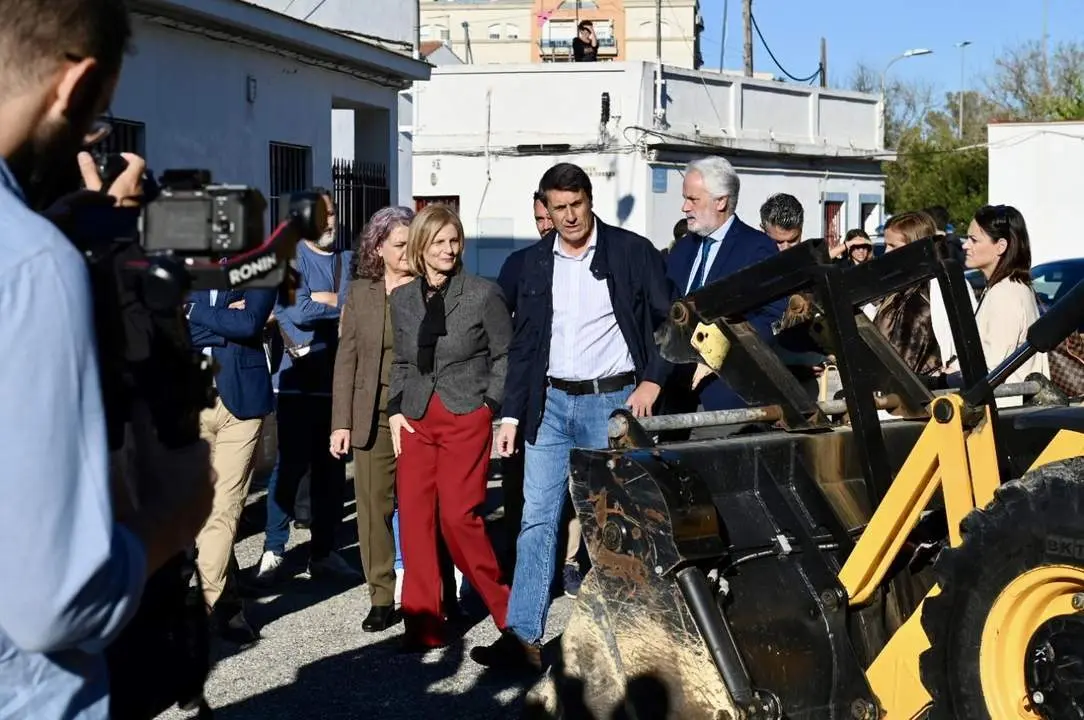 Garc&iacute;a-Pelayo, con el delegado del Gobierno.  - Andaluc&iacute;a Informaci&oacute;n