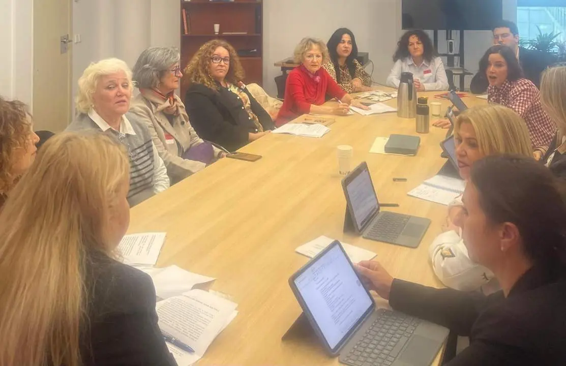 Reuni&oacute;n en el Congreso con las camareras de piso - PSOE