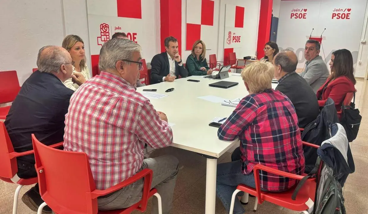 Encuentro del PSOE con la Unidad de Gesti&oacute;n Vecinal. - Fran Cano