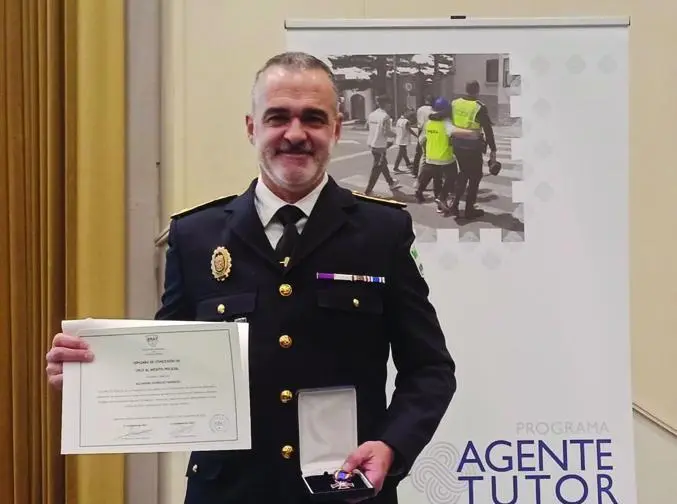 El agente condecorado. - Polic&iacute;a Local