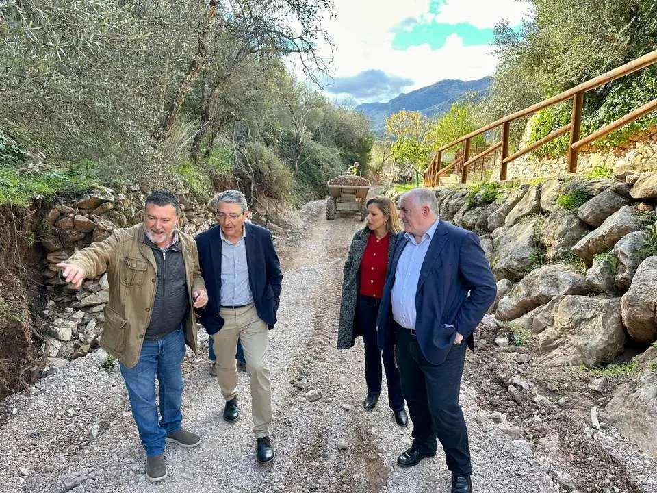 Salado en la visita a Jimena de L&iacute;bar - DIputaci&oacute;n