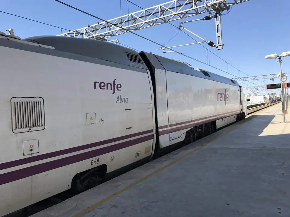 Tren Alvia - A. Atienza