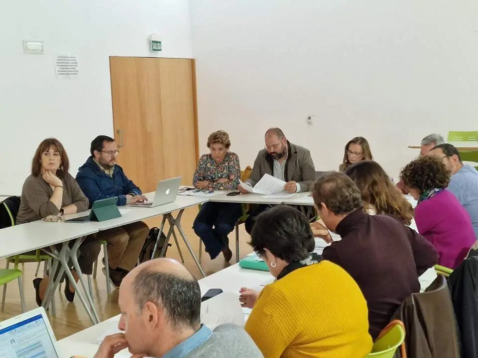 MESA DE NEGOCIACI&Oacute;N EL PUERTO. - VIVA